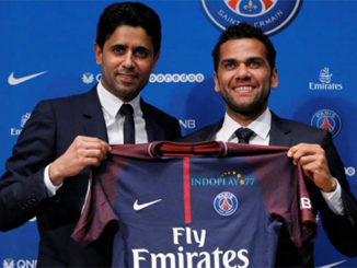 Agen Bola Online - Dani Alves Ikut Bergabung Dengan PSG. Setelah beberapa hari lalu Neymar telah resmi bergabung bersama PSG, mantan pemain Barcelona Dani Alves pun kini tengah ikut bergabung bersama PSG.